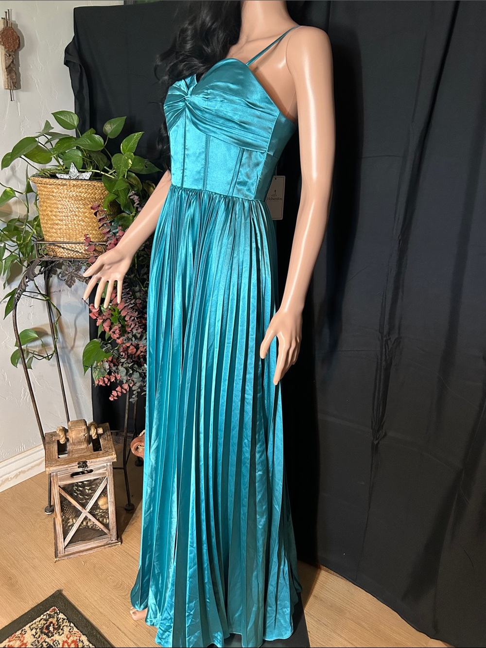 NWT HDSMFOS EVENING GOWN  AQUA BLUE XS